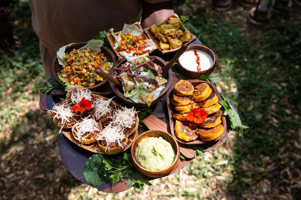 Salas Camp Masai Mara - Video Overview. 7 Experience the exotic cuisine served at the camp